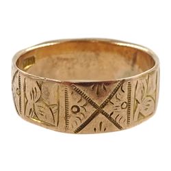 Victorian 9ct rose gold wedding band, Birmingham 1891 and four 9ct gold brooches including horseshoe and horn