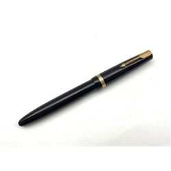 Parker Maxima Vacumatic fountain pen in black case with gilt clip