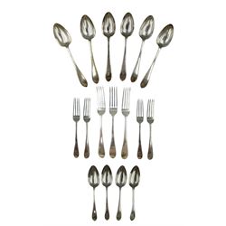 Set of six Edwardian silver bright cut Celtic point pattern table spoons, three table forks, four dessert spoons and forks, engraved with initial London 1903 Maker Josiah Williams & Co