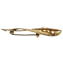 9ct gold pearl leaf brooch, hallmarked