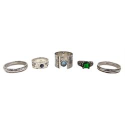 Silver blue topaz ring, sapphire ring and green stone set ring and two silver rings, all stamped 925 (5)