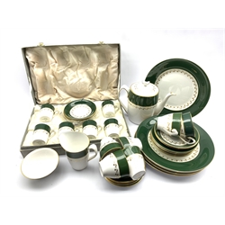 Cased set of Spode 'Green Velvet' pattern coffee cups and saucers, matching teapot, six cups & saucers, tea plates, dinner plates, milk jug and sugar bowl 