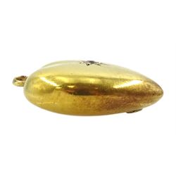 Edwardian gold heart pendant, set with a single stone diamond, stamped 15ct