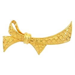 22ct gold ribbon bow brooch, with lattice decoration, stamped 916