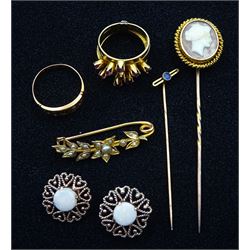 Collection of Victorian and later gold jewellery including stone set ring, Birmingham 1886, seed pearl bar brooch, cameo stick pin, pair of opal stud earrings and an amethyst ring