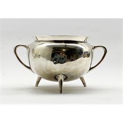 Late Victorian silver tureen or planter of two-handled cauldron form with splayed legs D17cm by George Edward & Sons, Glasgow, 1893, approx 24oz 