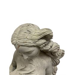 Statue depicting Venus 