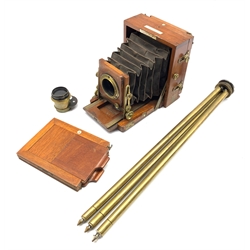 19th/ early 20th century mahogany and brass-bound '1895 Instantograph Patent' quarter plate camera by J. Lancaster & Son, Birmingham, with Ross of London brass lens No. 46753, additional plate and brass tripod stand 