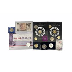Coins including King William IIII 1835 farthing, Queen Elizabeth II 1986, 1989 and 1995 two pound coins, commemorative crowns, various five pound coins, 'Longest Reigning Monarch' 2015 coin cover etc and a Bank of England Page ten pounds banknote 'B53'