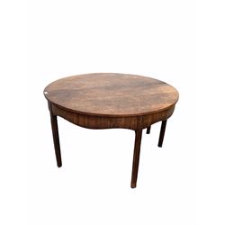 Georgian mahogany circular dining table, the top over shaped apron, raised on square moulded and chamfered supports W123cm