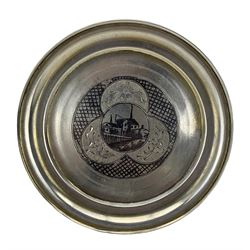 19th century Russian silver-gilt niello dish, of circular form, centrally decorated with a circular cartouche depicting a town scene, against a floral and cross-hatched ground, assay marks for Moscow, Viktor Savinkov, 84 zolotniki mark, D11cm