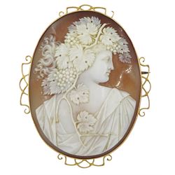 Gold mounted cameo brooch depicting a Bacchante figure, stamped 15ct
