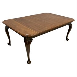 19th century walnut telescopic extending dining table, shaped and moulded top on cabriole supports, with additional leaf