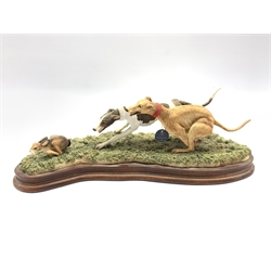 Border Fine Arts 'Waterloo Chase' by Hans Kendrick, limited edition No. 230/350 with certificate on wooden plinth L43cm