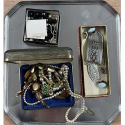 Costume jewellery including vintage brooches, set of silver-plated teaspoons, watches, powder compacts etc in one box