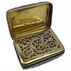 William IV silver vinaigrette with gilded interior and hinged grille, the cartouche engraved with initials L3cm Birmingham 1829 Makers mark TS