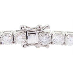 18ct white gold round brilliant cut diamond bracelet, stamped, total diamond weight approx 8.60 carat