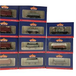 Bachmann '00' gauge: three 37-582A TTA Tank Wagon 'Shell BP', four 37-061A 5 Plank Wagon Wooden Floor, two 37-081D 7 Plank End Door Wagon and others (22)
