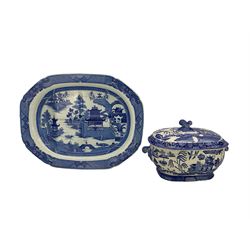 Staffordshire blue and white willow pattern tureen and meat drainer (a/f)