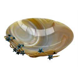 20th century polished agate bowl applied with an 18ct gold and enamel flowering branch by Trio Pearl Company, stamped 18k D11.5cm 