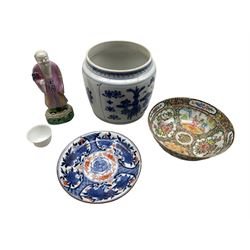 19th century Chinese Canton Famille Rose bowl, Chinese porcelain tea bowl with four figure character mark, a 19th century Chinese blue and white jar decorated with precious objects, H18cm and other oriental porcelain (5)
