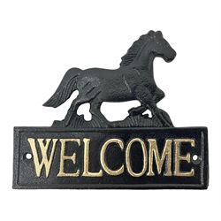 Cast iron Welcome sign with horse, L19cm 