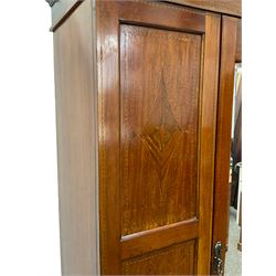 Early 20th century mahogany wardrobe, moulded cornice over mirror glazed door and panelled front, with lozenge inlay and chequered stringing, on ogee bracket feet, oak lined