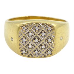 18ct gold gentleman's diamond chip ring, hallmarked