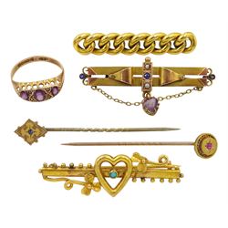 9ct gold amethyst and seed pearl ring, Chester 1914, gold curb link brooch, stamped 10ct and a collection of 9ct gold sticks pins and brooches including turquoise set heart brooch
