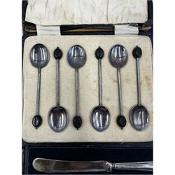 Edwardian silver travelling pocket watch case Birmingham 1905, set of six silver bead knop coffee spoons and thwo cases of silver handled pastry knives