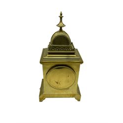 Late 19th century continental brass cased striking mantle clock with a pair of matching brass framed casolets, polished brass case with a deep recessed pediment surmounted by a pierced gallery and arched top with inset floral panels and brass finial, reeded columns to the front on a shaped plinth with applied decoration, rectangular enamel and hand painted porcelain dial on a yellow ground within a floral cartouche, Arabic numerals and a depiction of three convivial gentlemen in 18th century costume, conforming porcelain side panels depicting Germanic Rhineland castles, with an eight-day rack-striking Parisian movement by Japi Freres, striking the hours and half-hours on a bell.  With pendulum & Key.
Clock H42  W21  D14   Casolets H38

