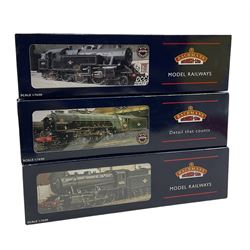 Three Bachmann '00' gauge locomotives, 32-250W WD Class 90733, 32-877 Fairburn Tank 42073 and 32-552 North Eastern 60147 (3)